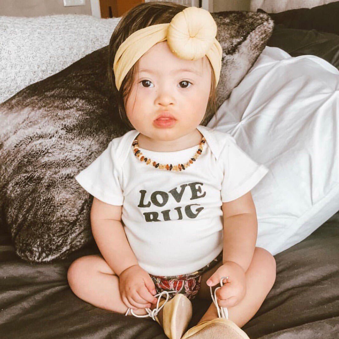 Tenth & Pine - Love Bug Organic Baby Bodysuit