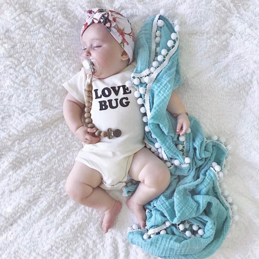 Tenth & Pine - Love Bug Organic Baby Bodysuit